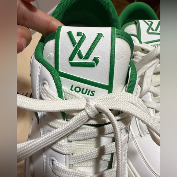 Authentic Louis Vuitton Charlie sneaker white & green - Picture 10 of 16